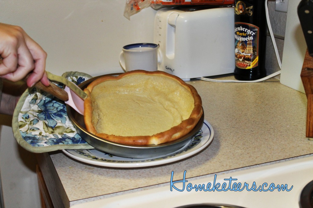 Easy German Pancake Recipe ~ Homeketeers #Breakfast #Recipe