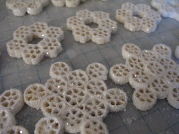 macaroni-snowflakes