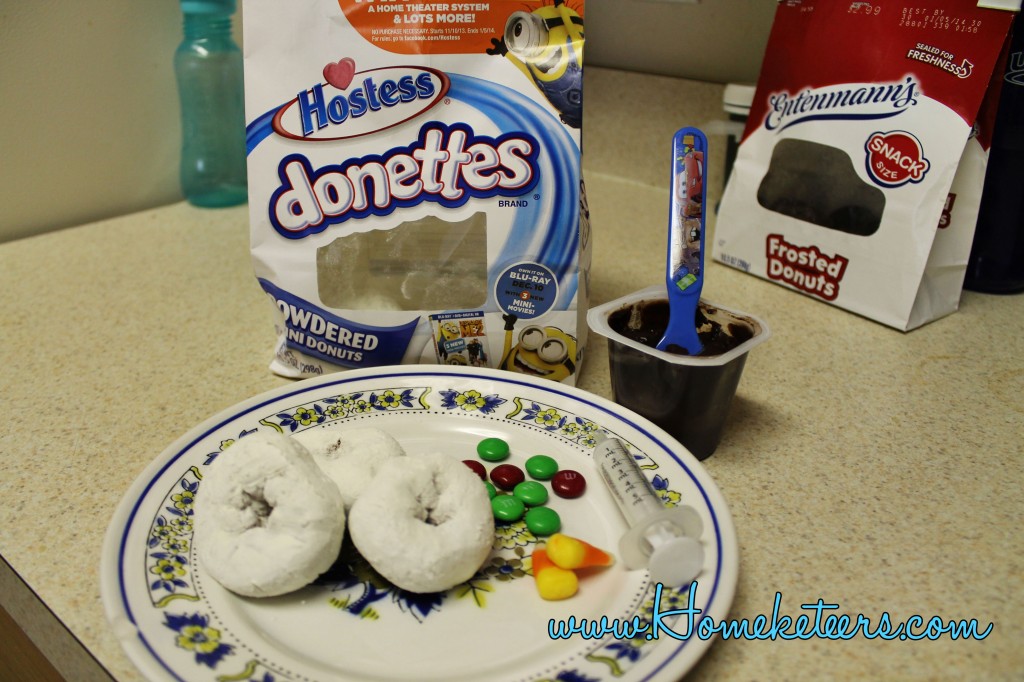 Make a Mini Donut Snowman #Breakfast #Christmas #Kids