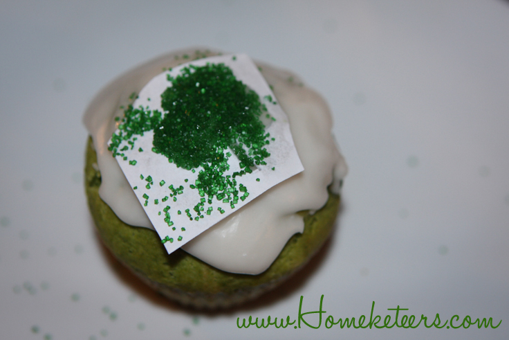 Easy St Patrick's Day Cupcake Decorating & Free Printables