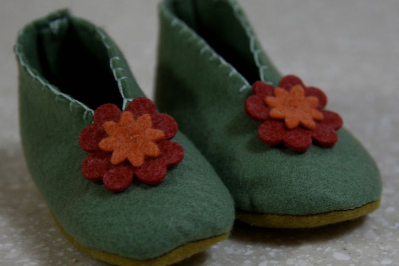 Make Baby Booties, Slippers or Shoes - Lots of ideas, free booties